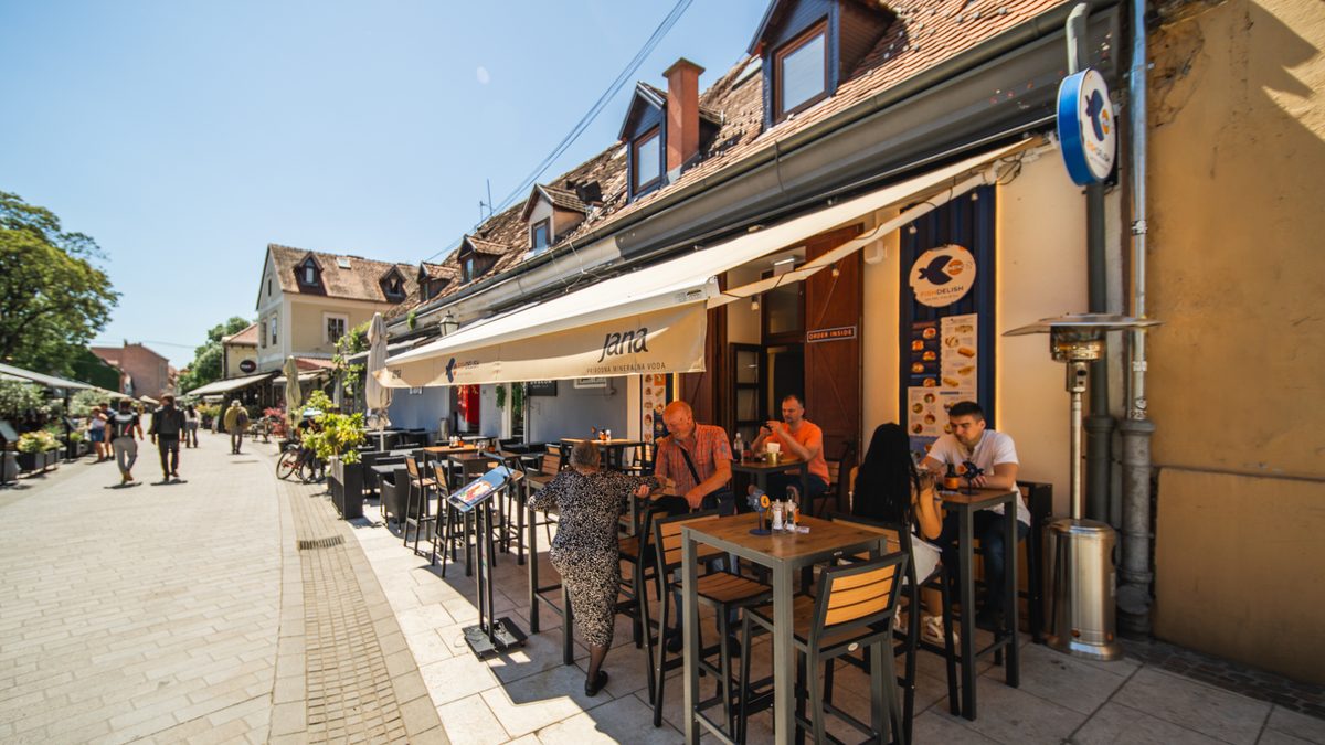 Unit&agrave; store Fish Delish con terrazza su strada, Zagabria